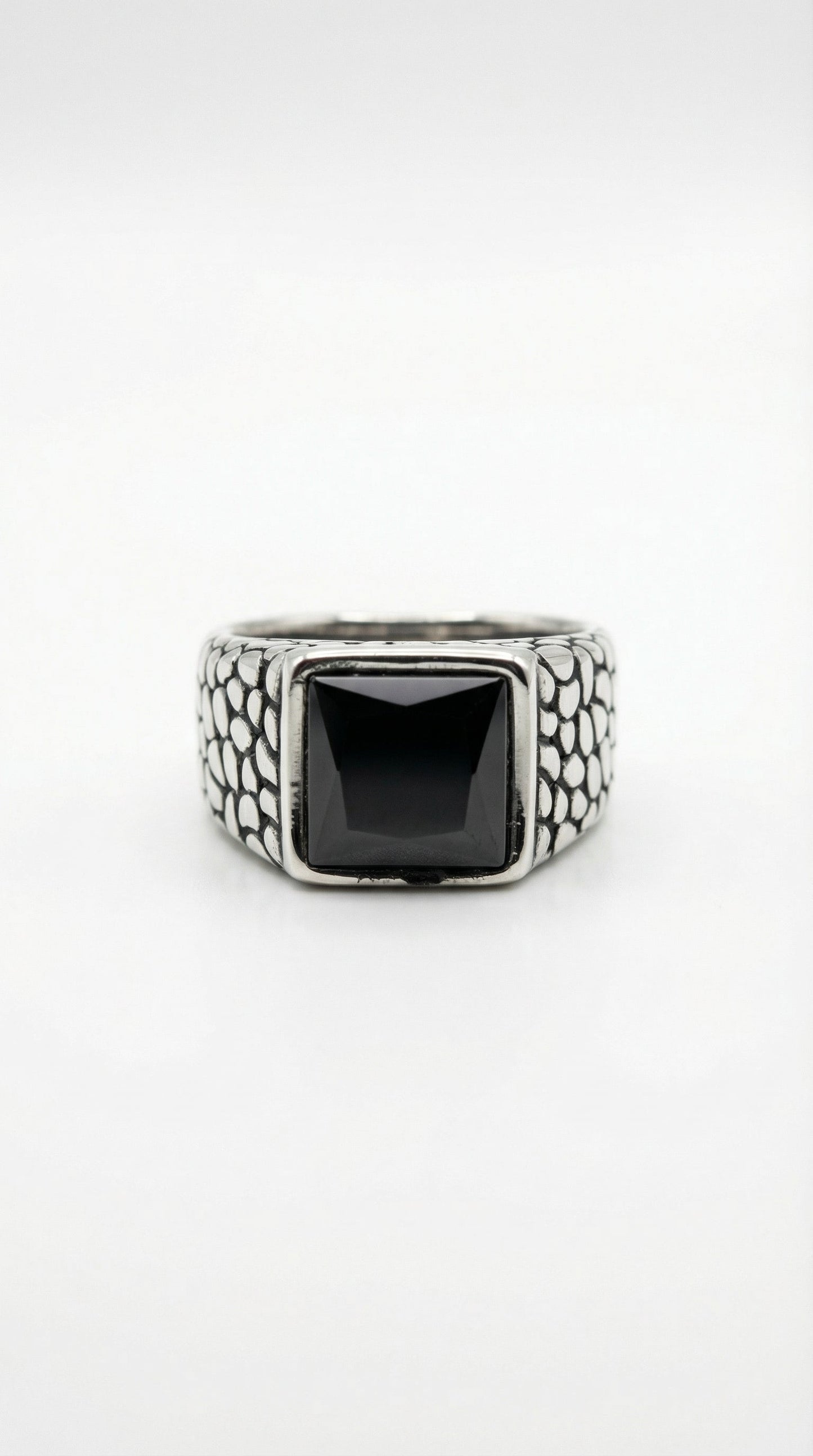Cobblestone Black Crystal Ring
