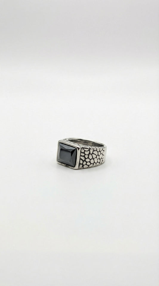 Cobblestone Black Crystal Ring